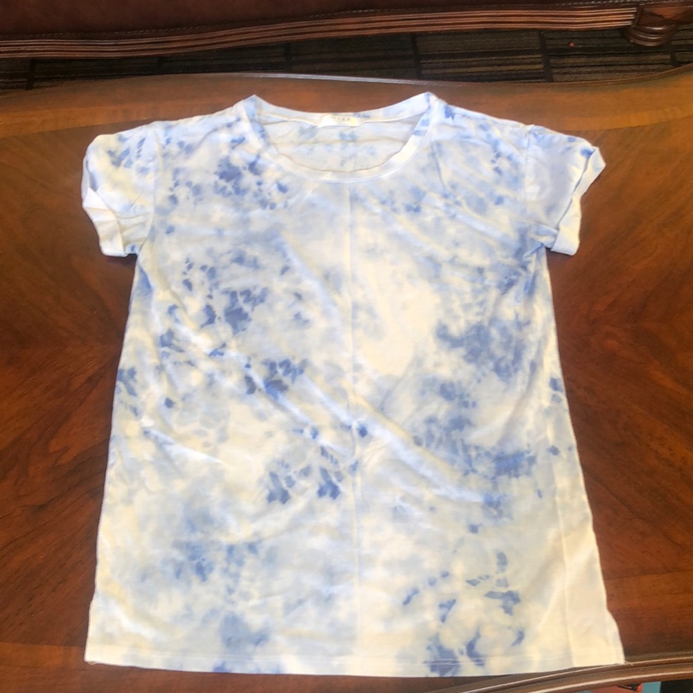 🌸excellent condition. New & Never worn no holes pet and smoke free home.